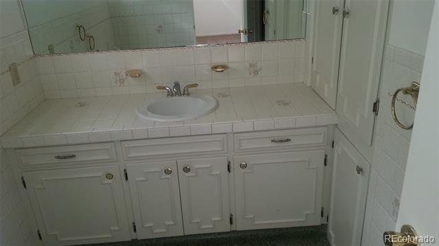 Building Photo - 33 Skyline Dr