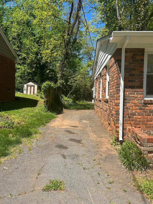 Building Photo - 717 Crater St