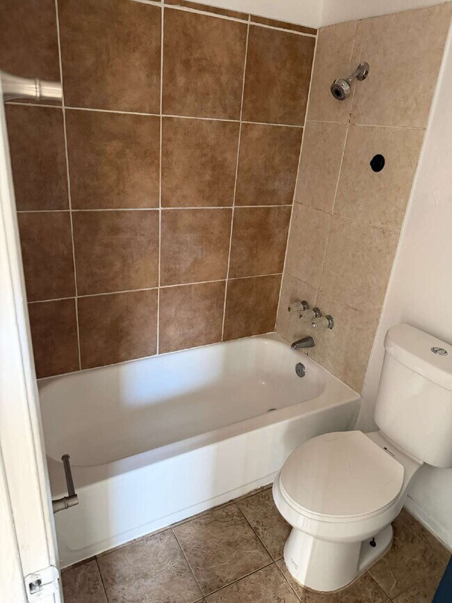 Building Photo - Charming 1-Bed/1-Bath Near SR-51 with Private Outdoor Space