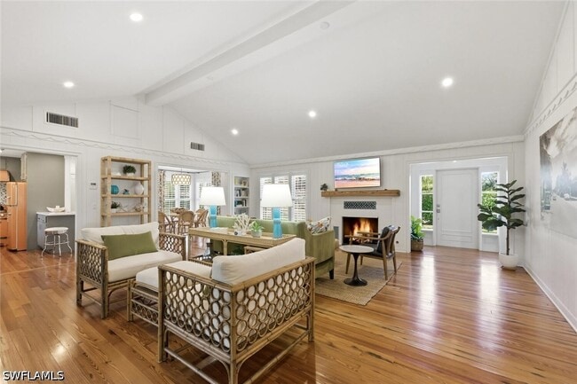 Building Photo - 92 10th Ave S