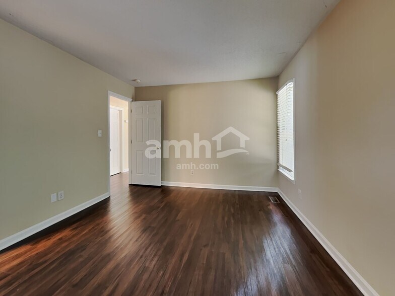 Building Photo - 4805 Adams Ridge Dr