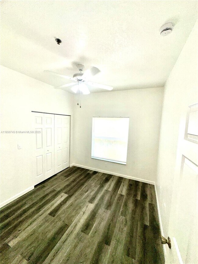 Building Photo - 2901 Riverside Dr