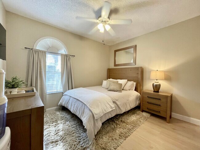 Building Photo - 202 Cypress Point Dr