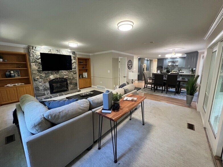 Building Photo - 2676 Hill Climb Cir