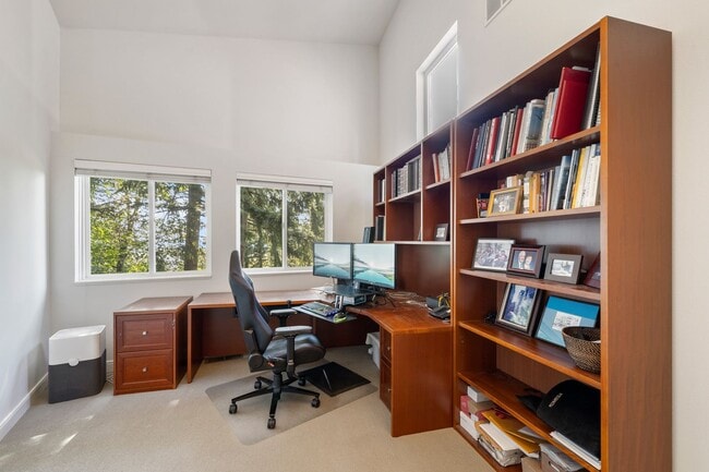 Building Photo - Sleek, spacious 3-bdrm/2.5-bath contemporary in SW Hills. Office, wine cellar, views, near Washin...