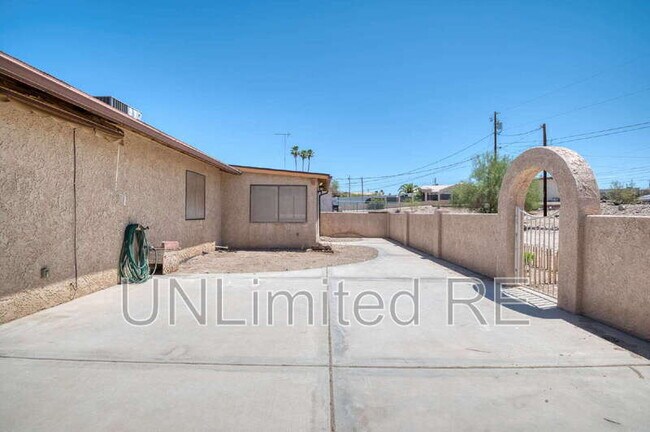 Building Photo - 2512 Cisco Dr S