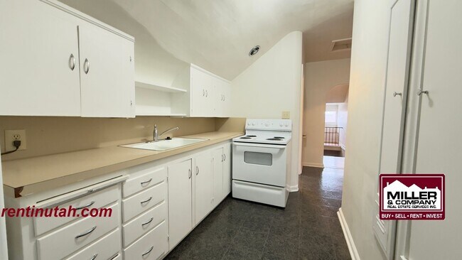 Building Photo - 815 E 100 S