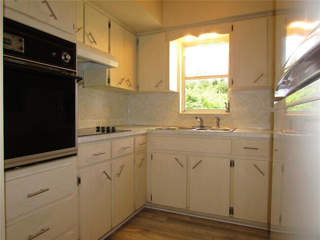 Building Photo - 2391 Sumatran Way