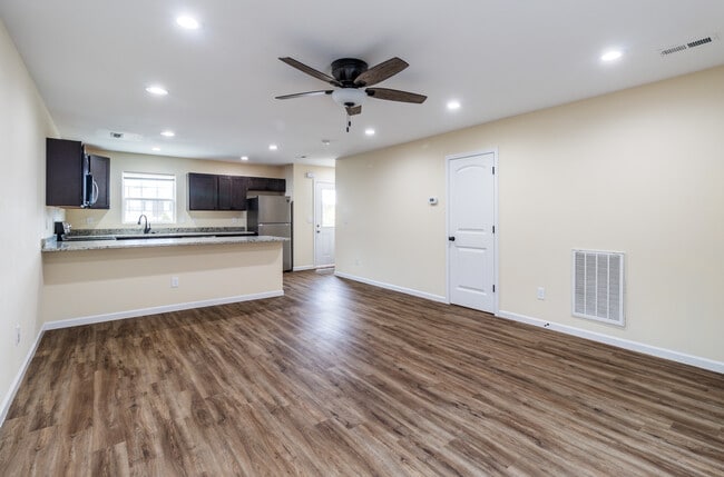 Building Photo - 936 Warrior Hill Dr