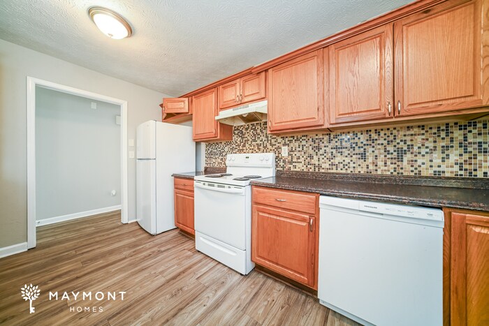 Building Photo - 495 Split Rail Dr