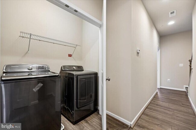 Building Photo - 14319 Potomac Heights Ln