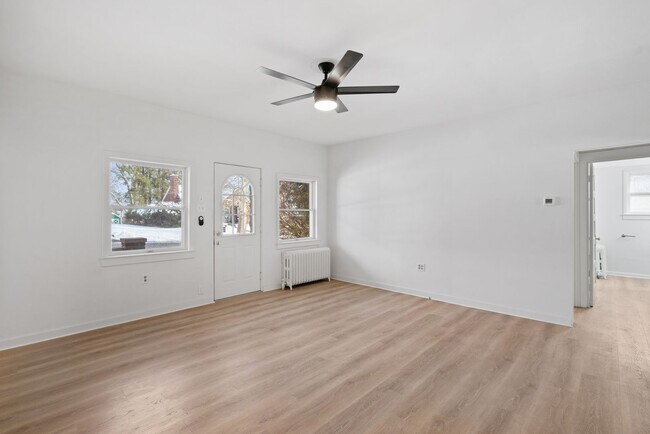 Building Photo - SCORE 50% OFF 1ST MONTH'S RENT IF SIGNED BY DEC 24! Stunning 3 bedroom home in East Pittsburgh av...