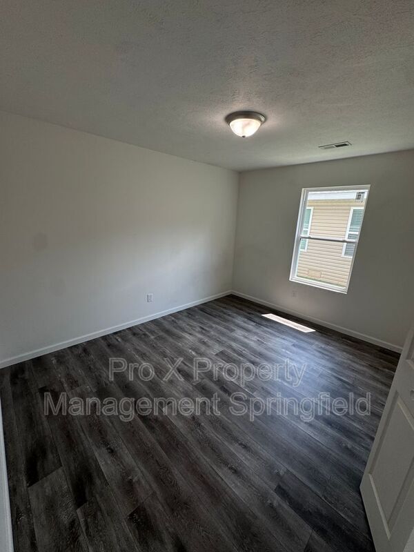 Building Photo - 1618 W Scott St