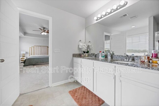 Building Photo - 300 Barony Pl Dr
