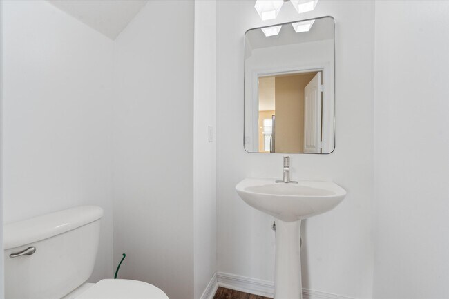 Building Photo - 119 Gramercy Square Dr