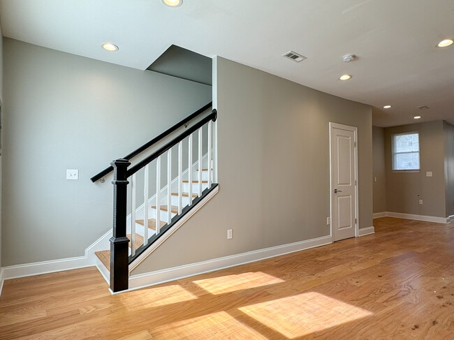 Building Photo - 1838 Capitol Ave NE