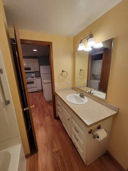 Building Photo - 9330 15th St SE