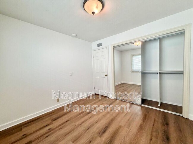 Building Photo - 24302 Ponchartrain Ln