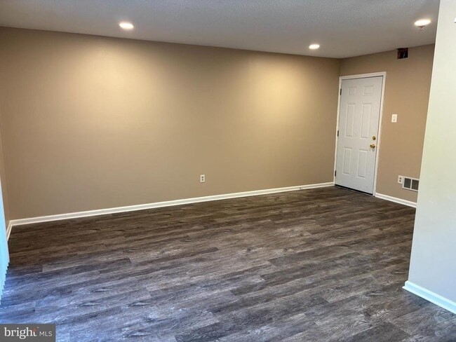 Building Photo - 221 Highland Blvd