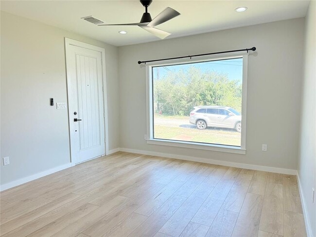 Building Photo - 100 W Caskey St