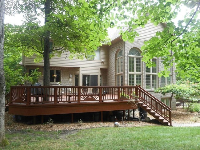 Building Photo - 1530 Scenic Hollow Dr