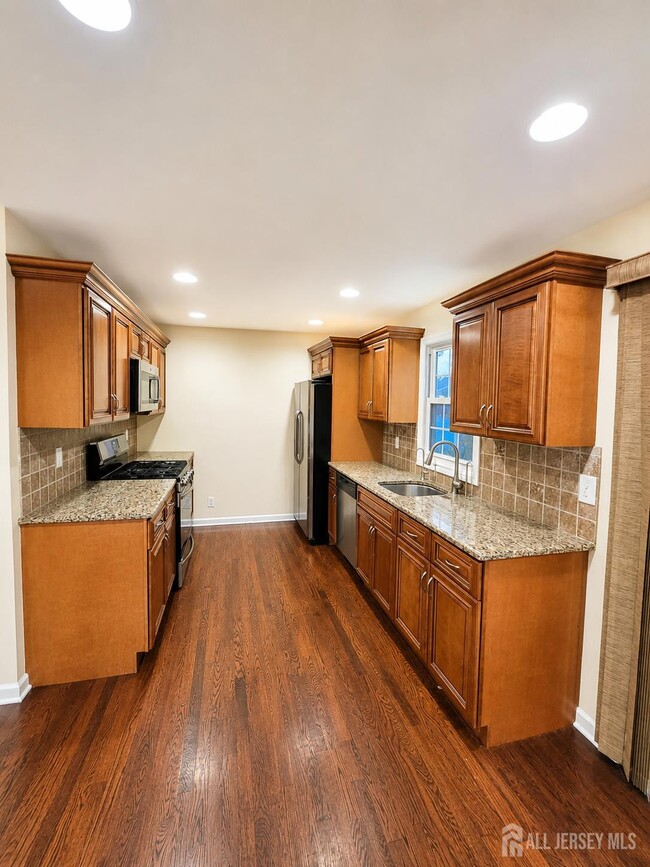 Building Photo - 23 Mayfield Pl