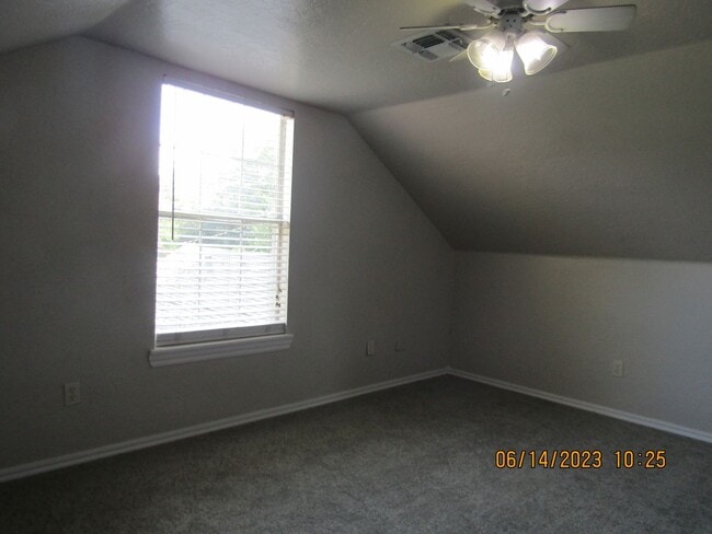 Building Photo - ALL ELECTRIC HOME!!