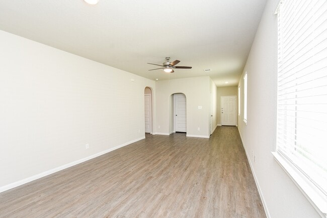 Building Photo - 14042 Chinook Dr