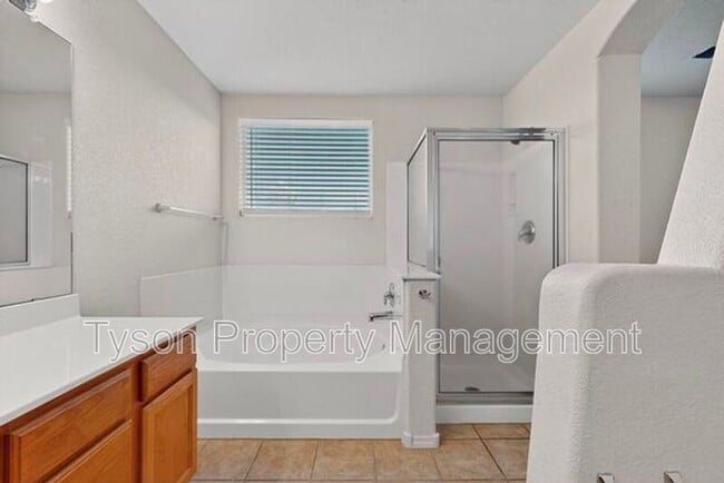 Building Photo - 6520 Los Pueblos Pl NW