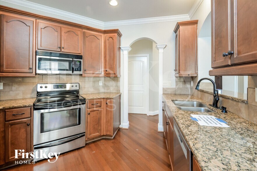 Building Photo - 149 Willow View Lane