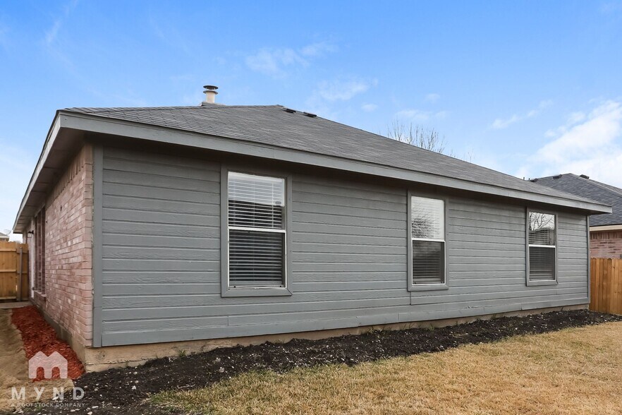 Building Photo - 4725 Orchard Ridge Dr