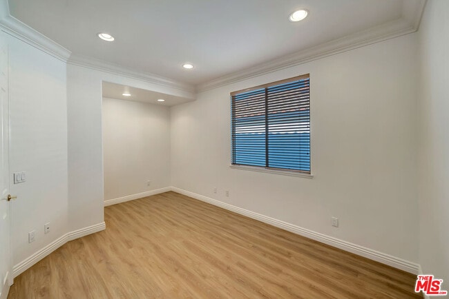 Building Photo - 24819 Cll Cedro