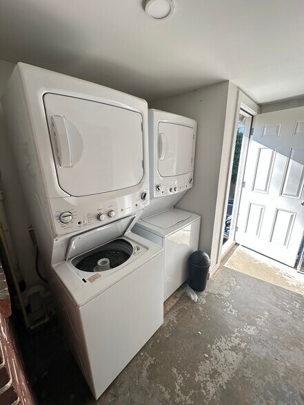 Building Photo - 296 Murray Hill Ave NE