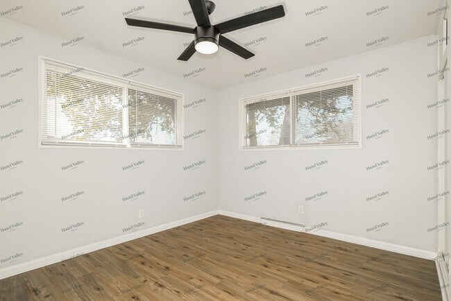 Building Photo - 2230 Hollis Dr