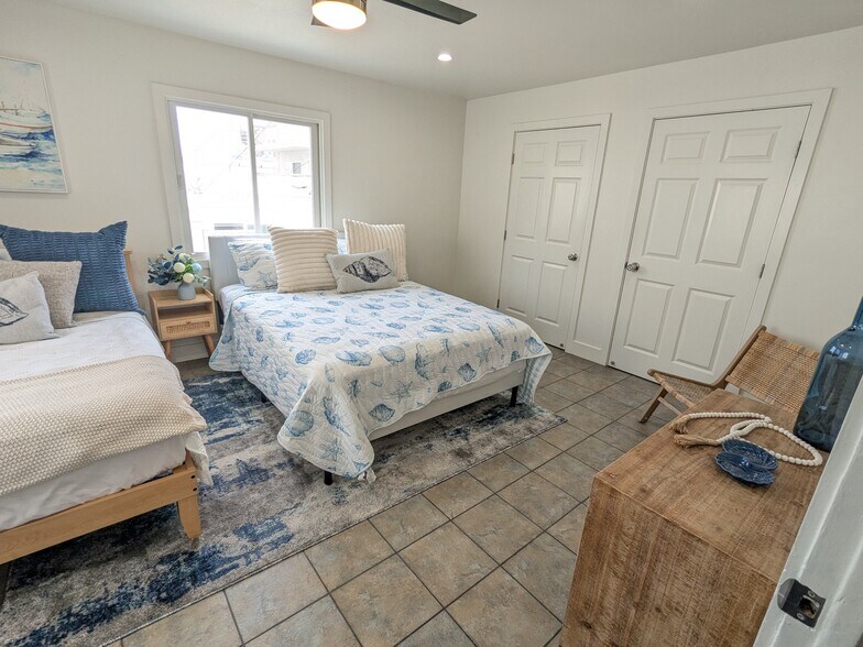 Building Photo - 722 Sunset Ct