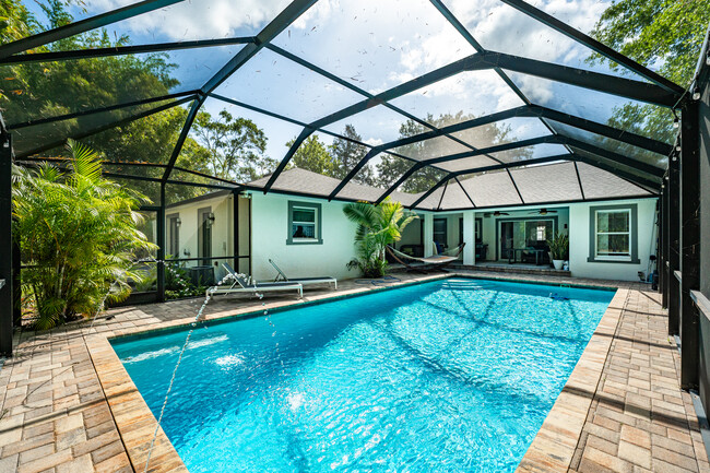 Building Photo - 27351 Golf Course Loop
