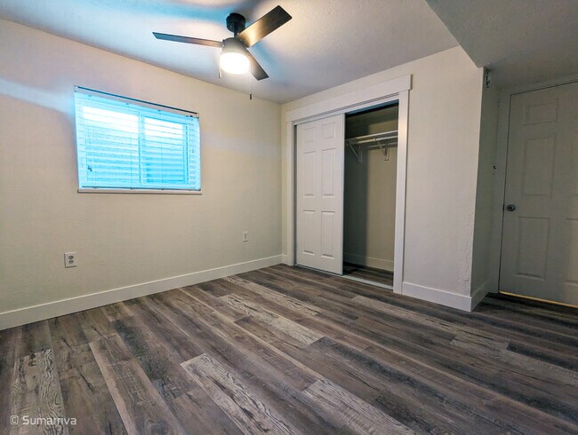room 1.2 - 6541 S Begonia Dr