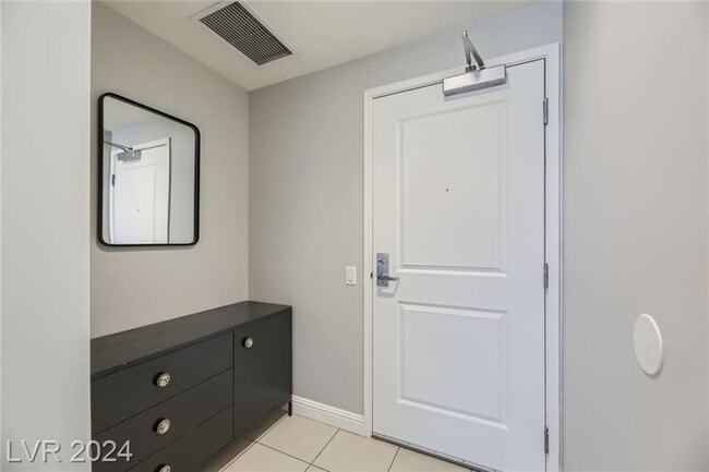 Building Photo - Stunningly Remodeled Studio High-Rise Unit For Rent