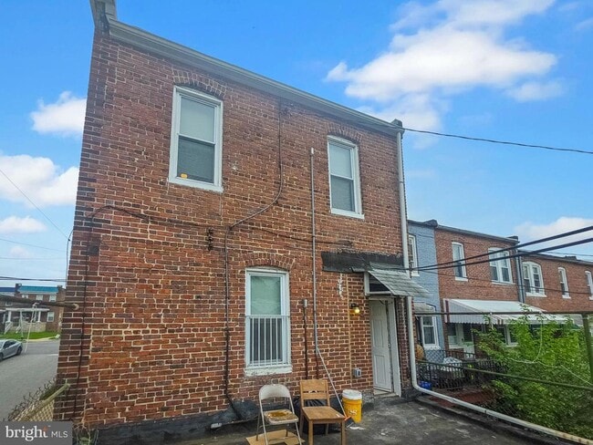 Building Photo - 3200 Normount Ave