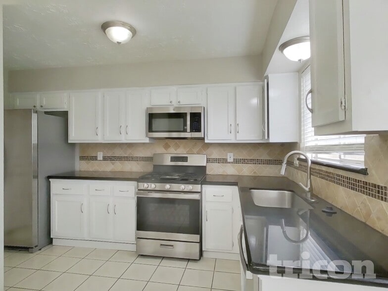 Building Photo - 19910 Faye Oaks Dr