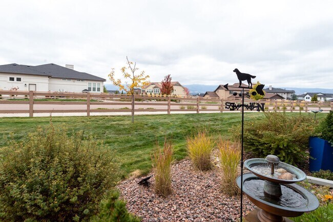 Building Photo - Stunning Flying Horse Patio Home with Stun...