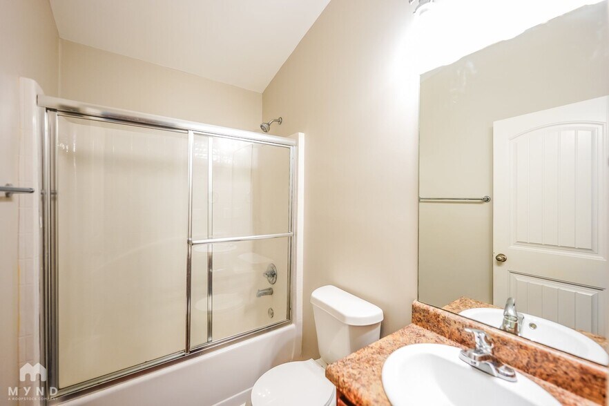 Building Photo - 70 Briar Ridge Ln