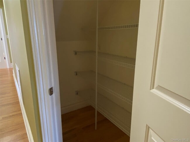 Building Photo - 16 Nicole Ct