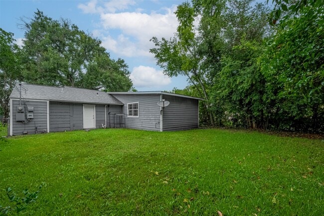 Building Photo - 4906 Larkspur St
