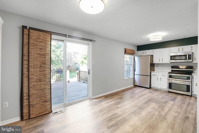 Building Photo - 5040 Southern Star Terrace