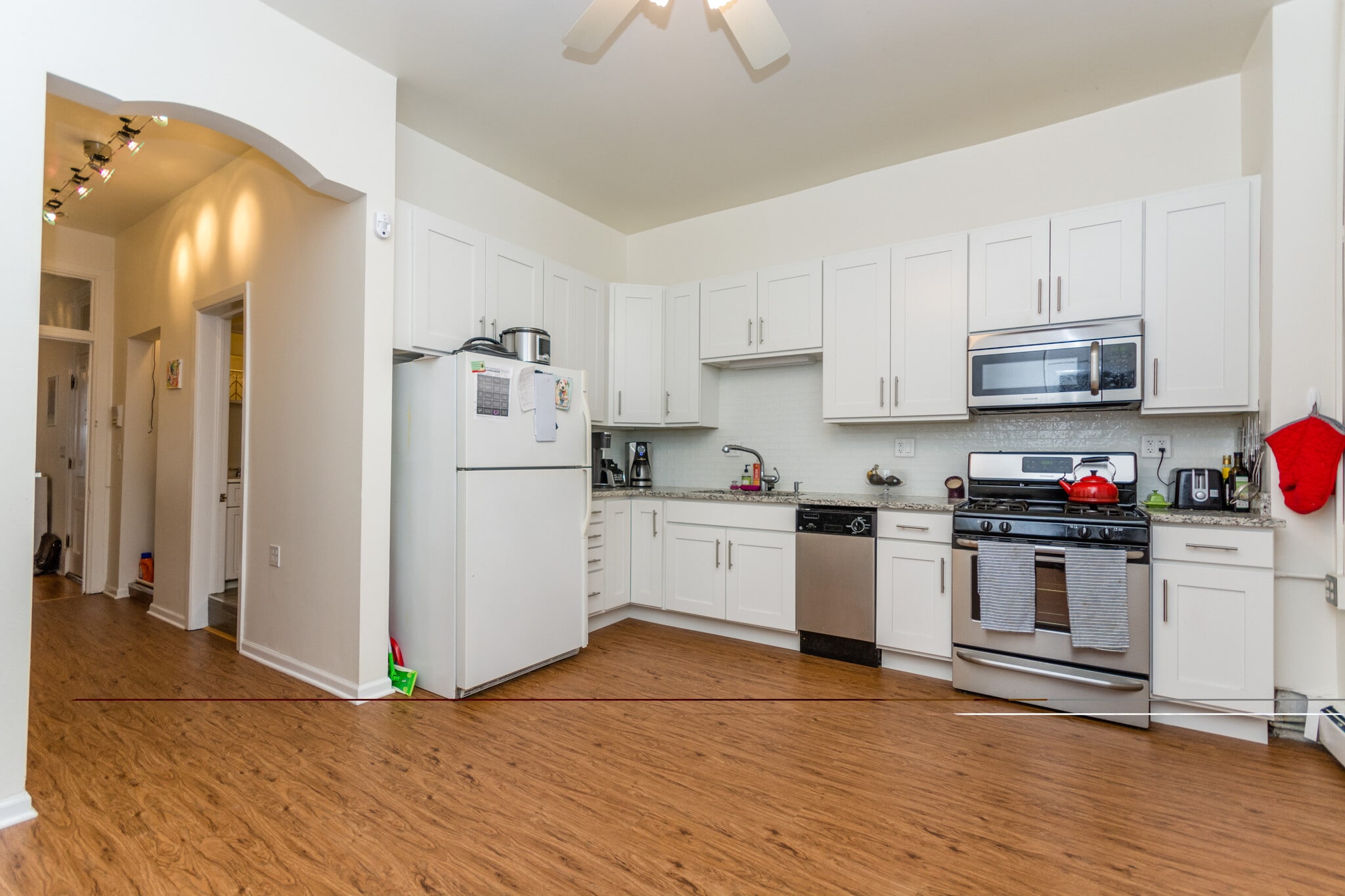 Kitchen - 1365 N Leavitt St