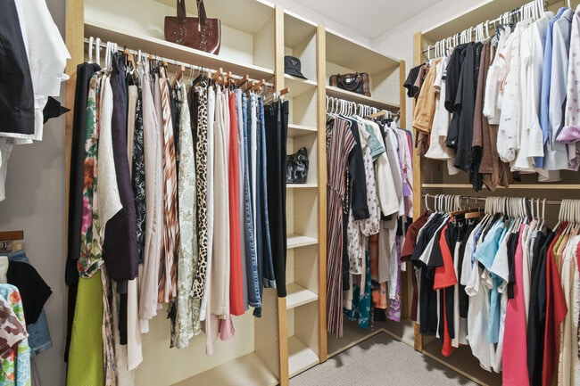 Building Photo - 501 S Seas Dr