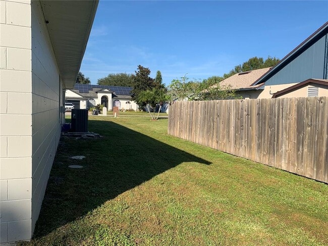 Building Photo - 1529 Spring Ridge Cir