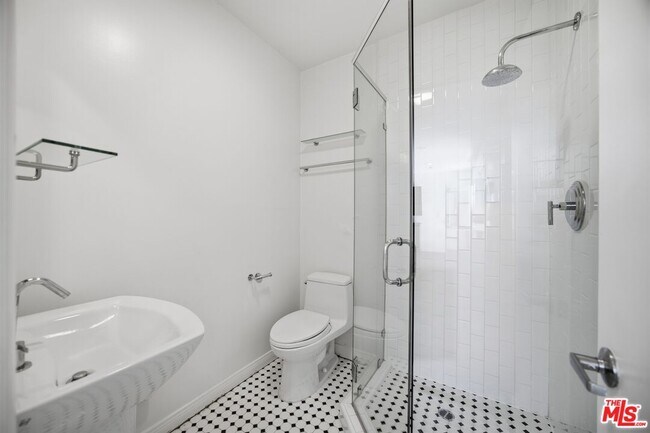 Building Photo - 2065 Outpost Dr