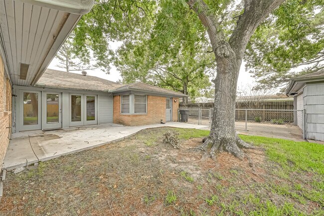 Building Photo - 5734 Spellman Rd
